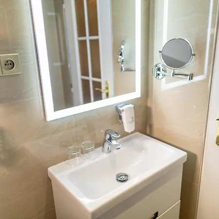 Basileia Riverside Hotel